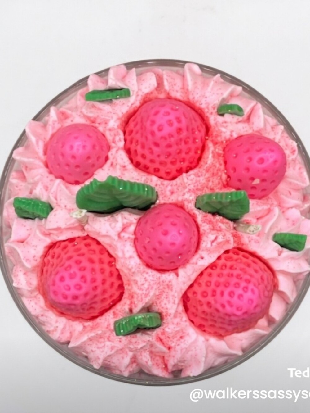 Strawberry Cheesecake Candle - Picture 4 of 4